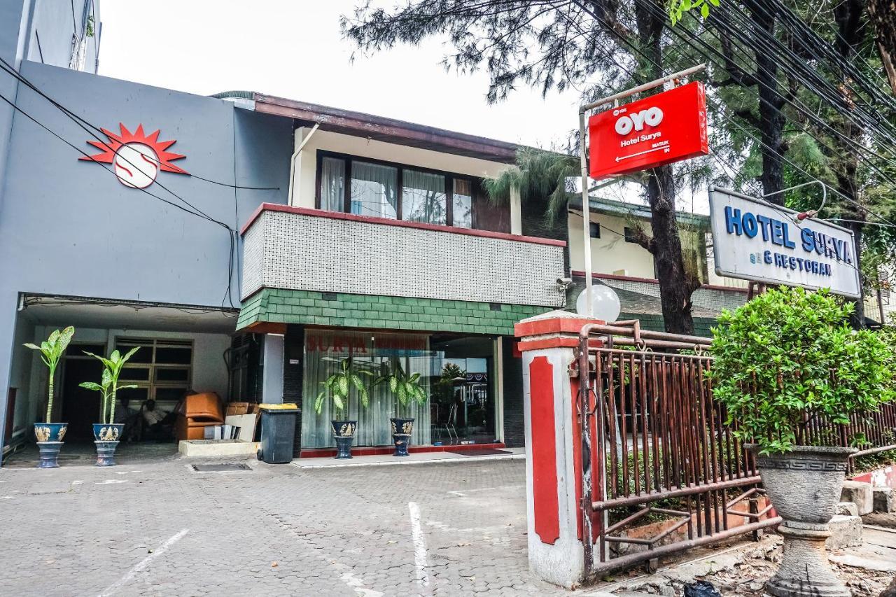 Oyo 108 Hotel Surya Jakarta Exterior foto