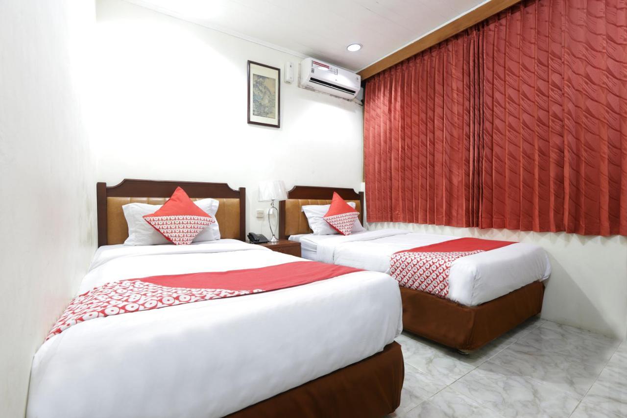 Oyo 108 Hotel Surya Jakarta Exterior foto