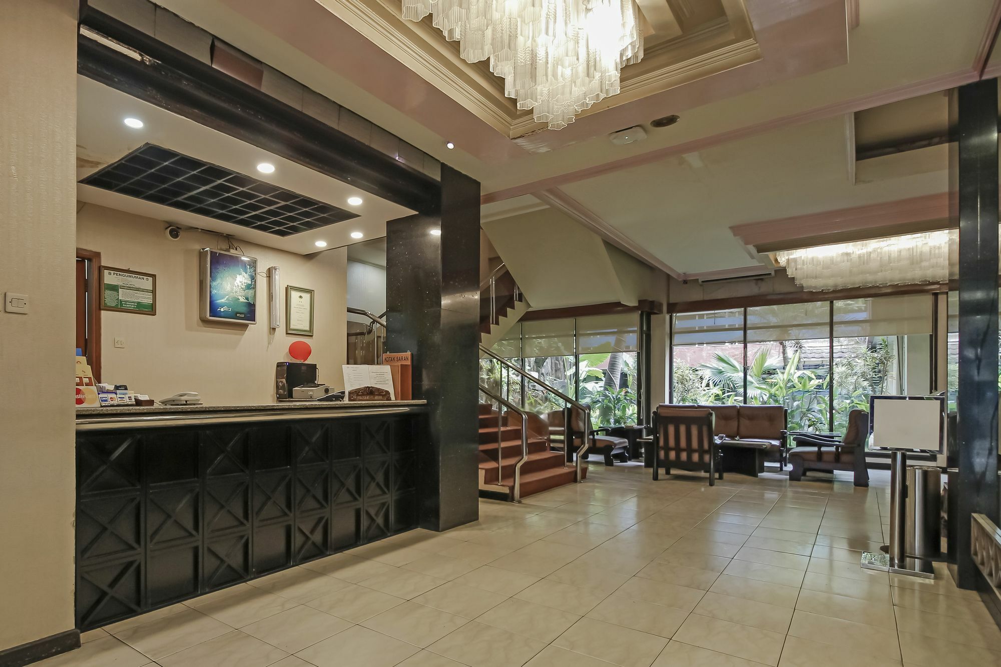 Oyo 108 Hotel Surya Jakarta Exterior foto